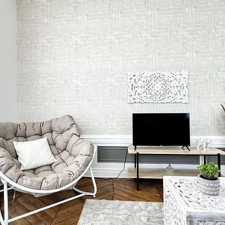 Apartment Cinnabar - Appartement 10 Personnes - Check In H24 & Wifi Oullins