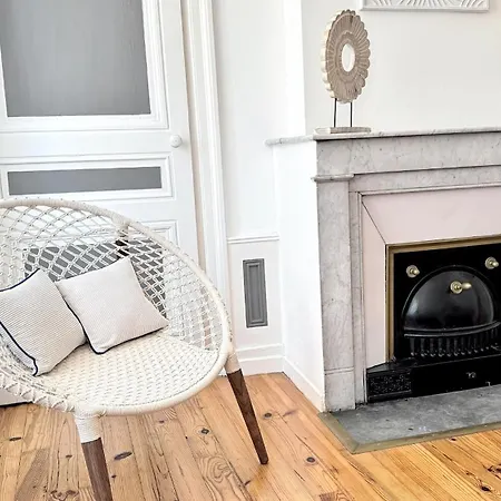 Apartment Cinnabar - Appartement 10 Personnes - Check In H24 & Wifi Oullins