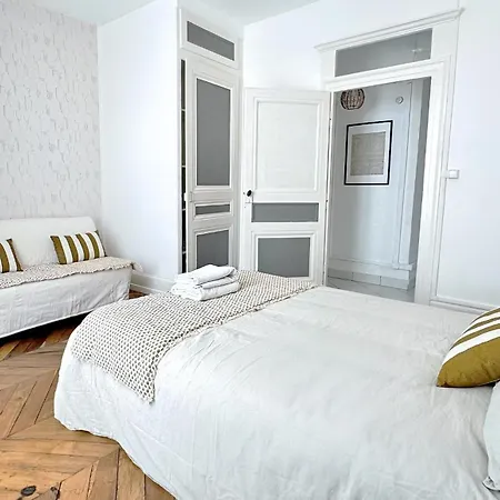 Cinnabar - Appartement 10 Personnes - Check In H24 & Wifi Oullins
